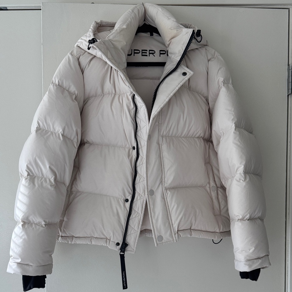 Aritzia Super Puff Short CliMATTE - Pearl